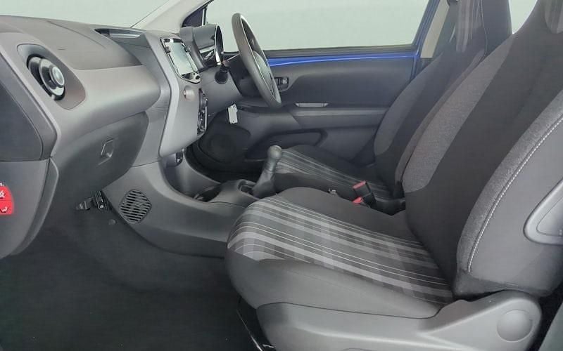 Used Peugeot 108 Active 72 HP (52 kW) 2021 Hatchback