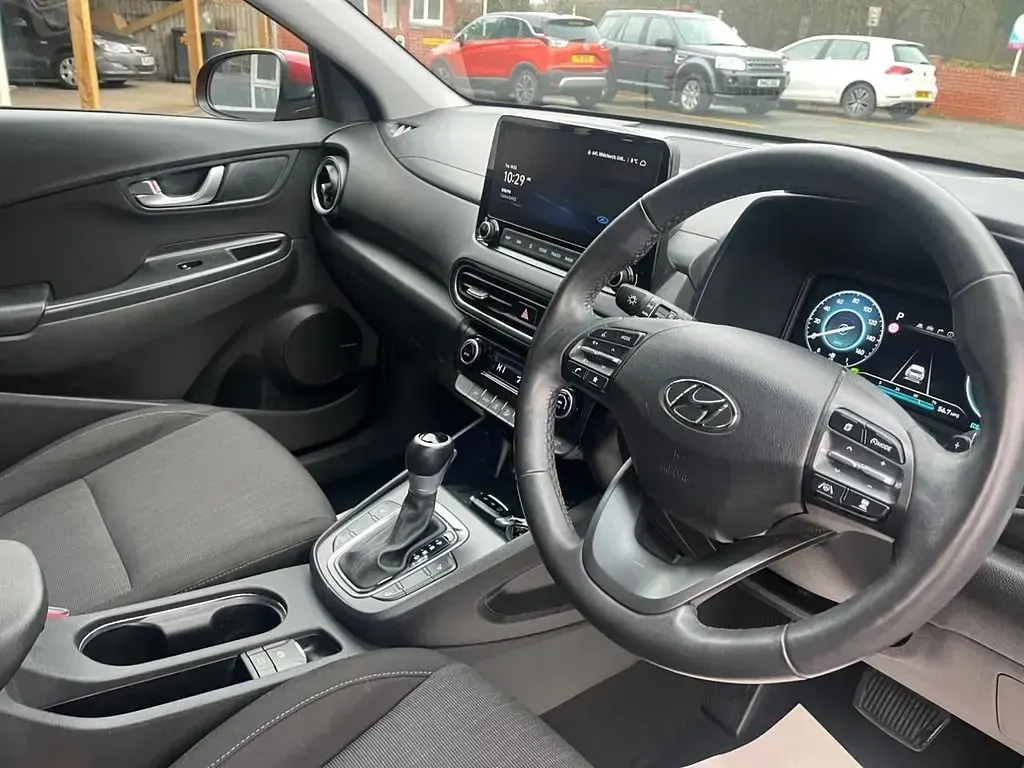 Gebraucht Hyundai Kona Premium 2026 Rot SUV