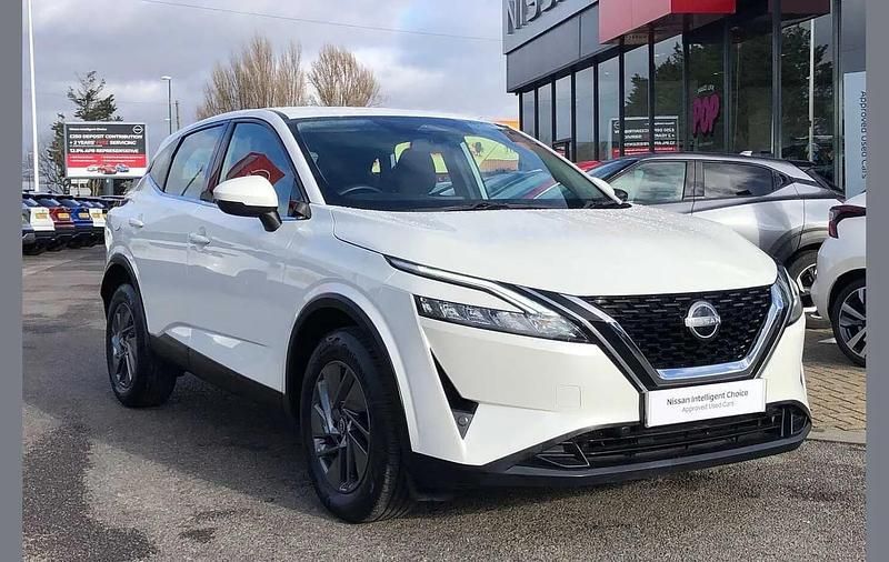 White Used 2022 Nissan Qashqai Acenta Premium SUV | £16,999 (Good price) - Image 1/4