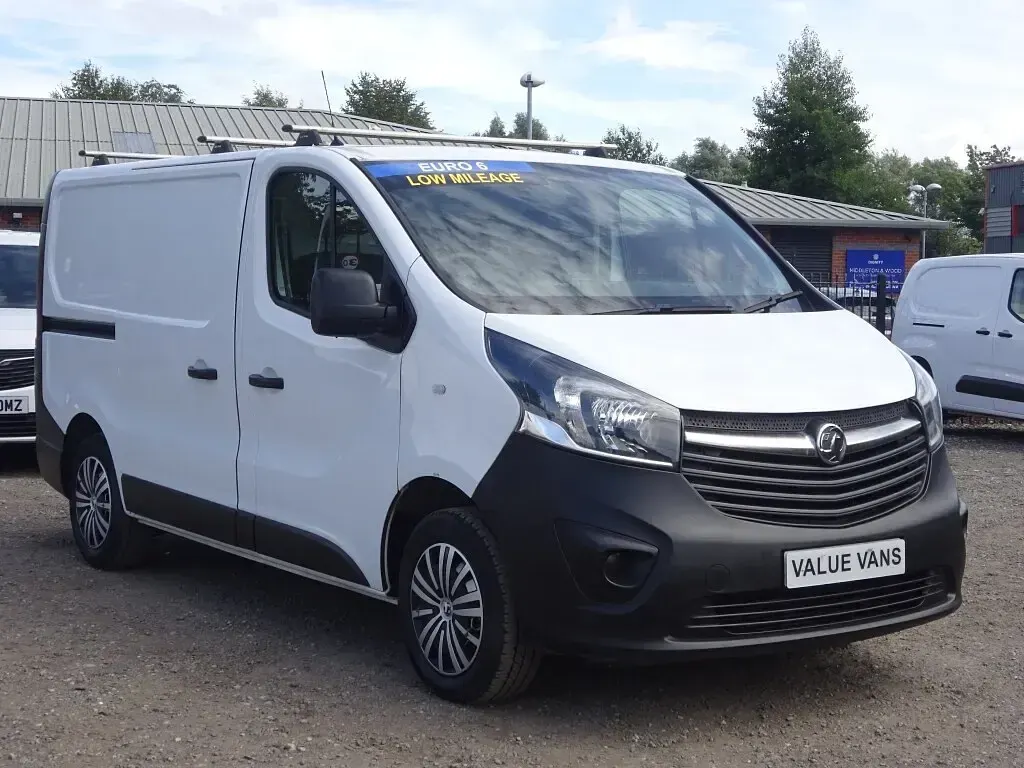 Used Vauxhall Vivaro 95 HP (69 kW) 2019 White MPV