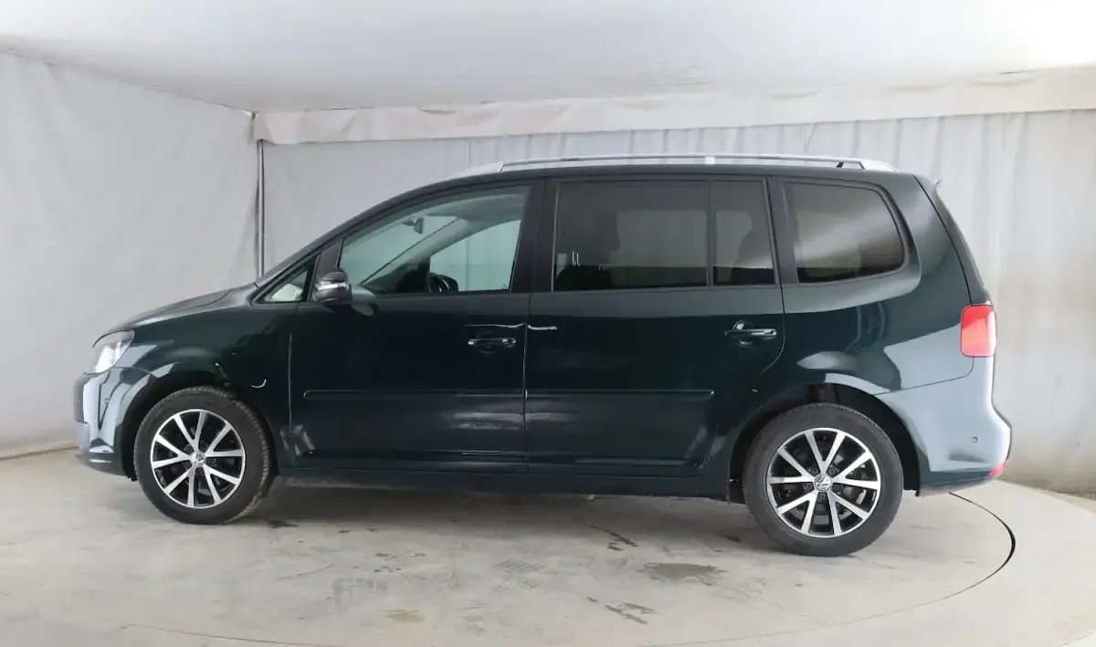 Used VW Touran SE 105 HP (77 kW) 2014 Green MPV