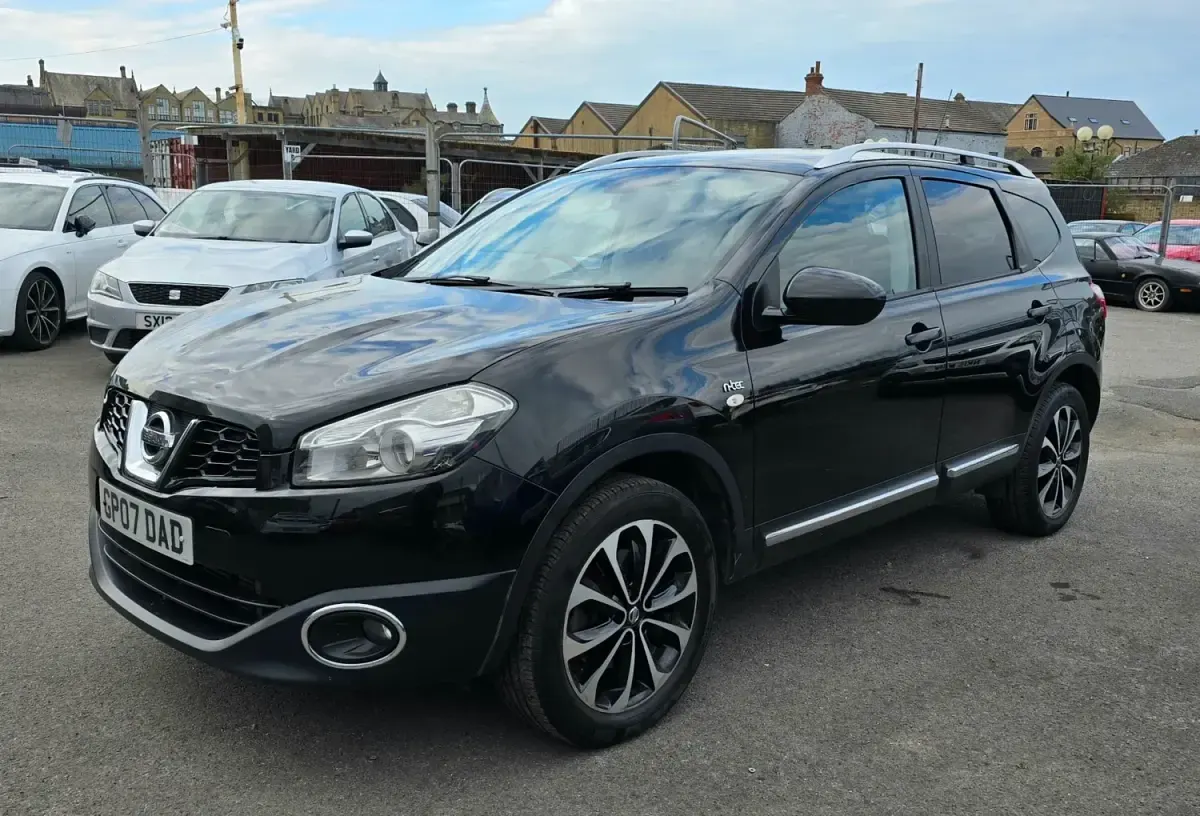 Second-hand Nissan Qashqai +2 N-TEC 2011 Negru SUV