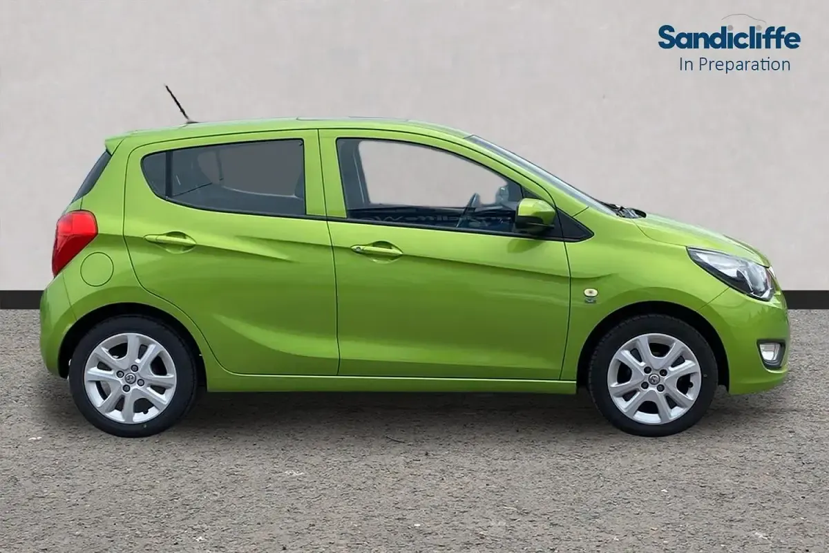 Used Vauxhall Viva 75 HP (55 kW) 2018 Green Hatchback