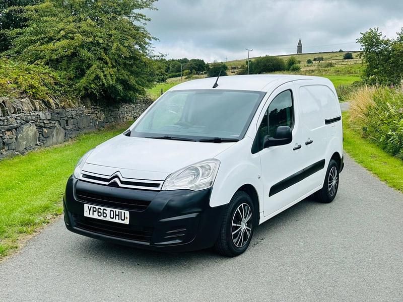 White Used 2016 Citroën Berlingo MPV | £3,490 (Fair price) - Image 1/4