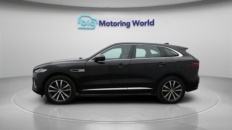 Used Jaguar F-Pace R-Dynamic 404 HP (297 kW) 2022 Black SUV