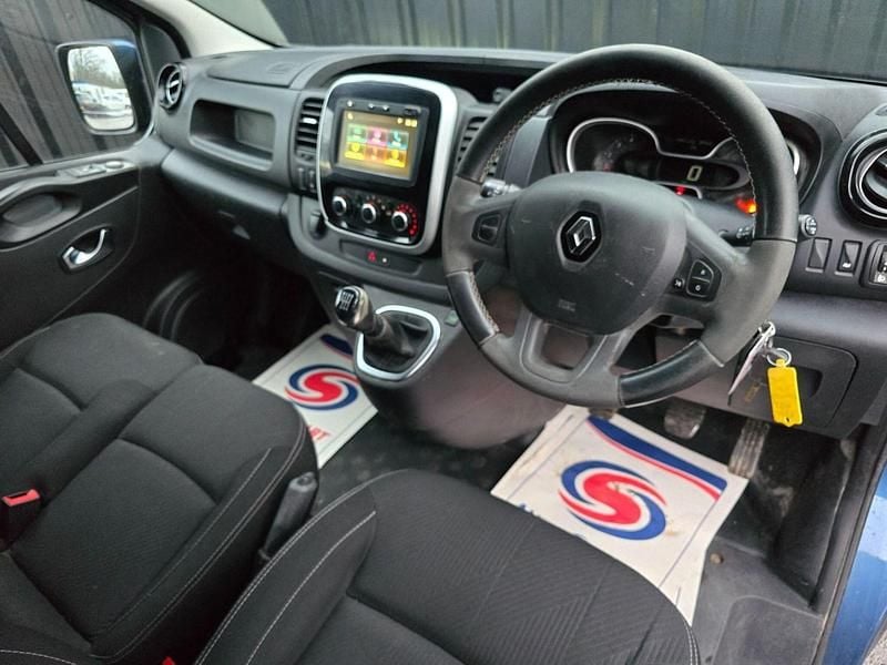Used Renault Trafic 2019 Blue MPV