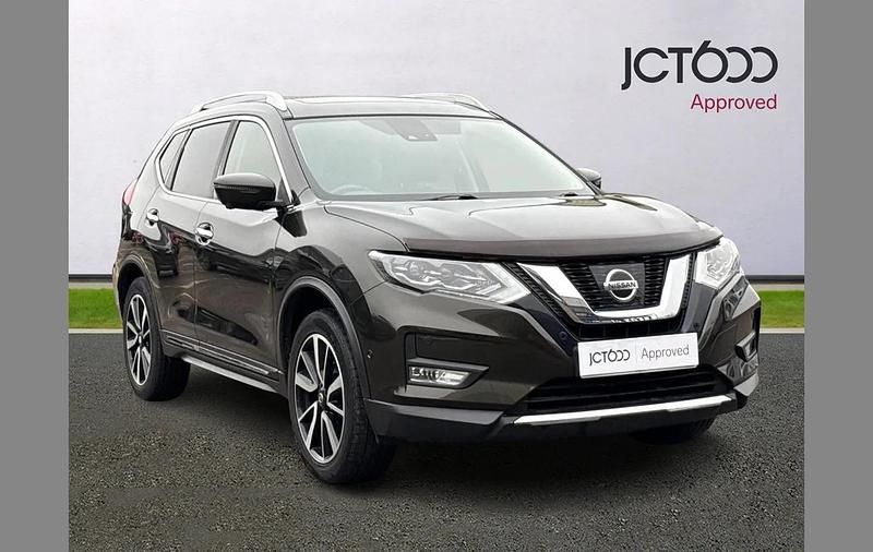 Used Nissan X-Trail Tekna 130 HP (95 kW) 2018 Green SUV