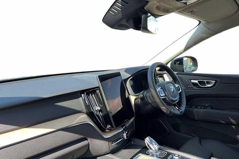 Nuevo Volvo XC60 Plus 350 CV (257 kW) 2026 Negro SUV