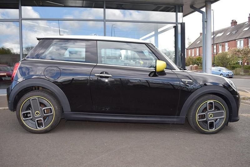 Used Mini Cooper S Hatch 135 kW (184 HP) 2022 Black Hatchback
