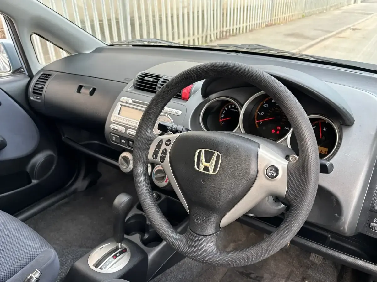 Used Honda Jazz SE 83 HP (61 kW) 2005 Blue Hatchback