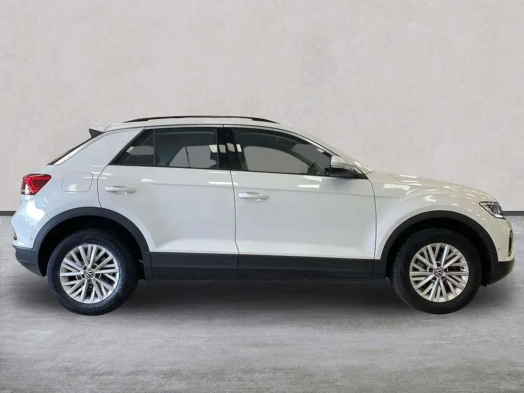 Usado VW T-Roc Life 110 HP (80 kW) 2023 Branco SUV