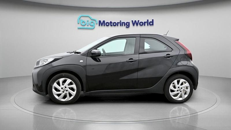 Used Toyota Aygo X PURE 71 HP (52 kW) 2022 Black SUV