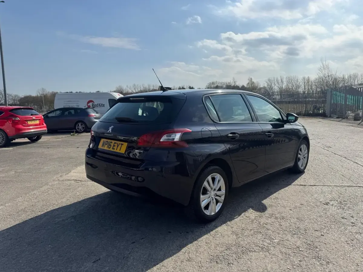 Gebraucht Peugeot 308 Active 2016 Blau Kleinwagen