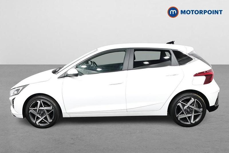 Used Hyundai i20 Premium 2025 White Hatchback