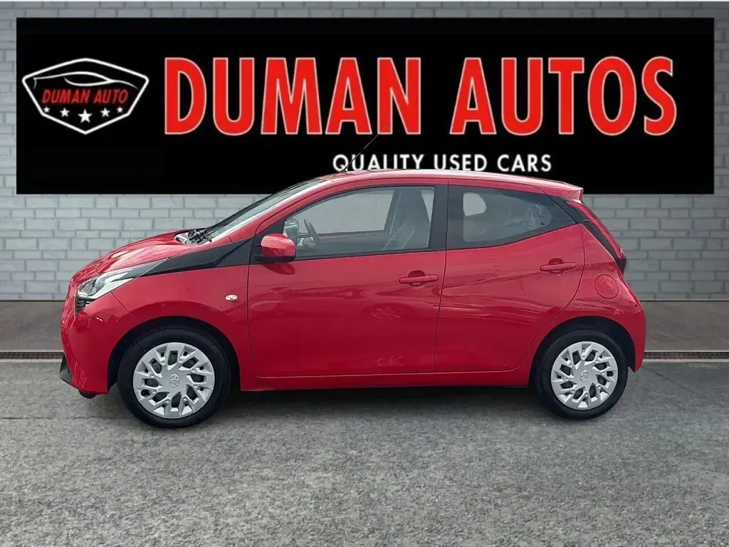 Used Toyota Aygo X-play 71 HP (52 kW) 2021 Red Hatchback