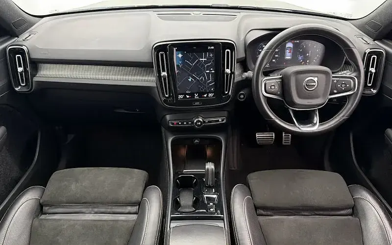 Used Volvo XC40 R-Design Pro 197 HP (144 kW) 2020 Black SUV