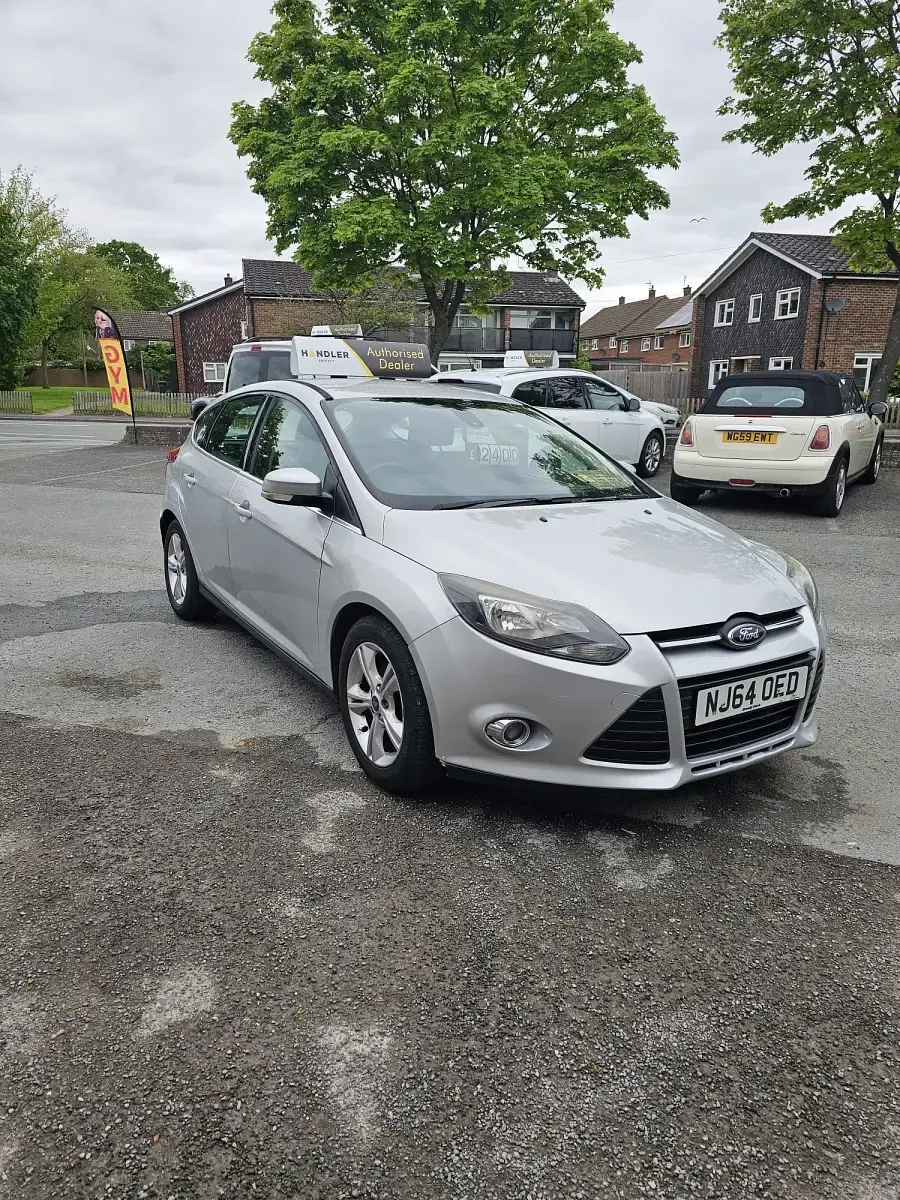 Usado Ford Focus Zetec 2014 Prateado Citadino