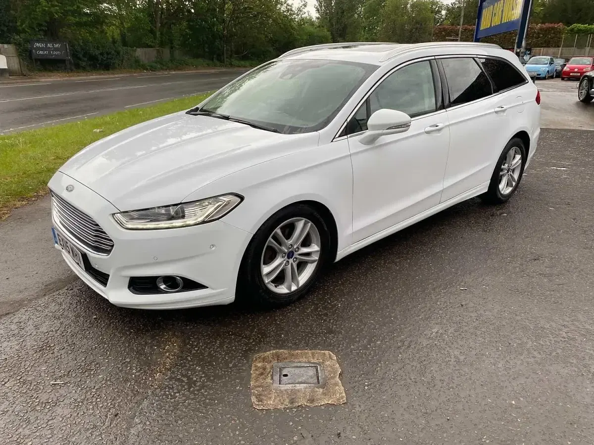 Used Ford Mondeo Titanium 2015 White Estate