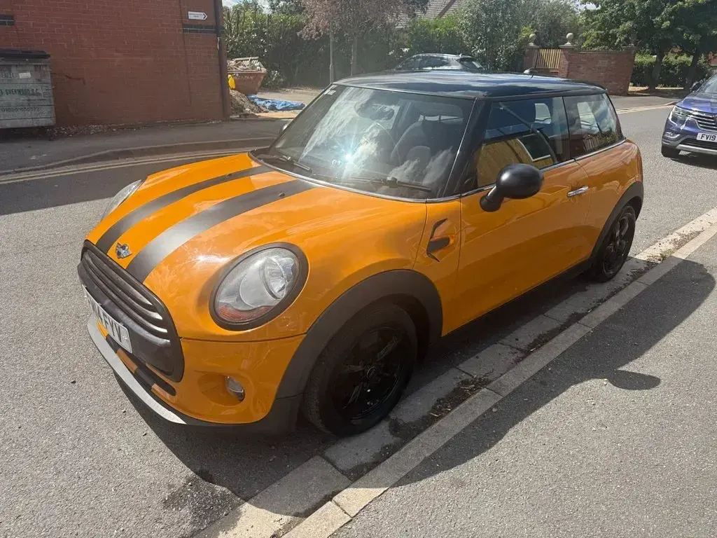 Used Mini Cooper D Hatch 116 HP (85 kW) 2014 Orange Hatchback