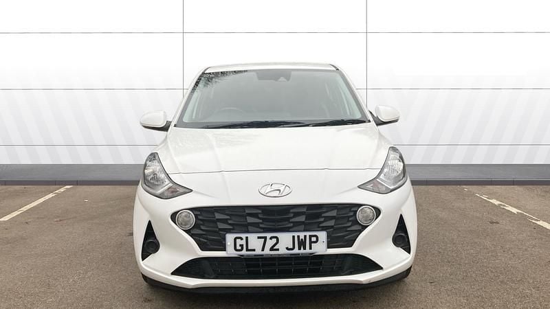 Used Hyundai i10 SE 84 HP (61 kW) 2022 White Hatchback
