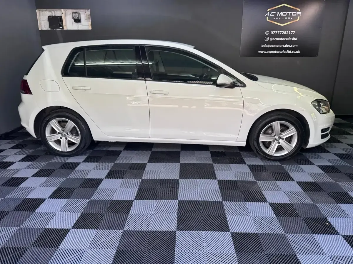 Usado VW Golf VII Match 2015 Branco Citadino