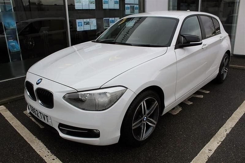 Used BMW 116 Sport Line 2012 White Hatchback