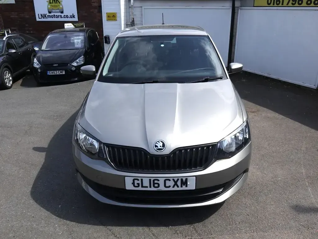 Used Skoda Fabia 60 HP (44 kW) 2016 Beige Hatchback