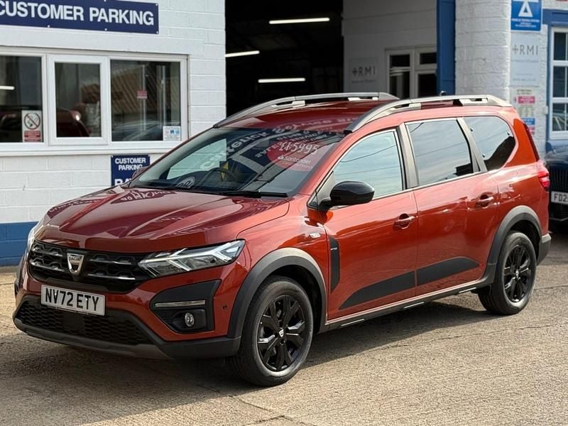 Terracota metallic Used 2022 Dacia Jogger Extreme MPV | £15,995 (Fair price) - Image 1/4
