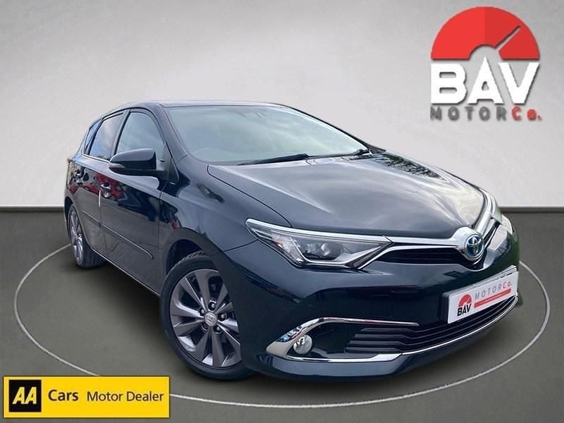 Used Toyota Auris Hybrid 136 HP (100 kW) 2016 Grey Hatchback