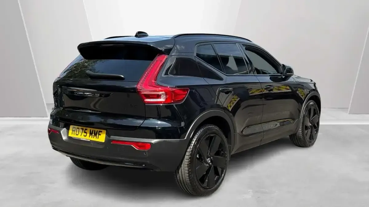Used Volvo XC40 Plus 194 HP (142 kW) 2025 Black SUV