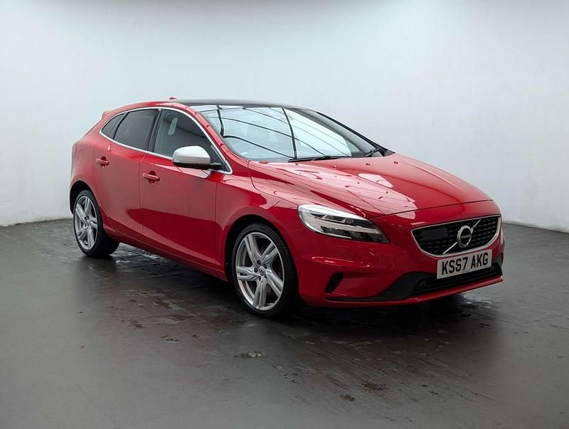 Begagnad Volvo V40 R-Design Pro 152 HK (111 kW) 2017 Röd Halvkombi