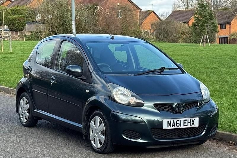Used Toyota Aygo 2011 Green Hatchback