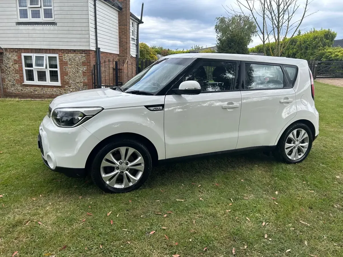 Used Kia Soul 132 HP (97 kW) 2015 White SUV