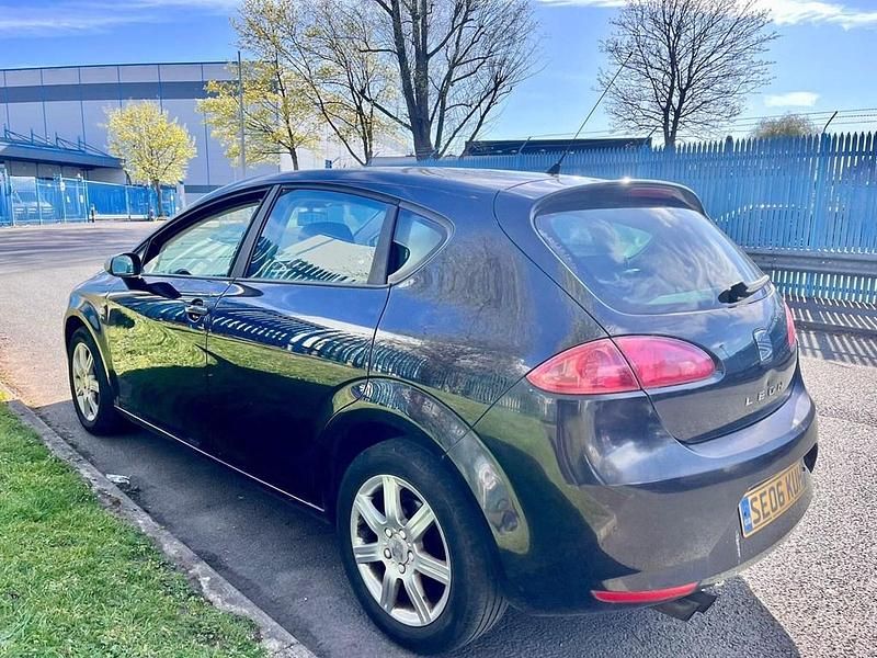 Begagnad Seat Leon Stylance 2006 Svart Halvkombi
