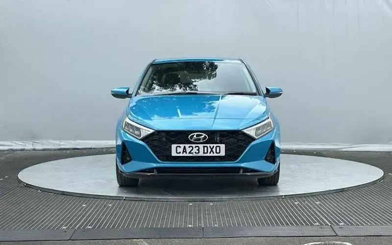 Used Hyundai i20 Premium 101 HP (74 kW) 2023 Turquoise Hatchback