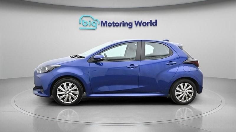 Used Toyota Yaris Hybrid 116 HP (85 kW) 2023 Blue Hatchback
