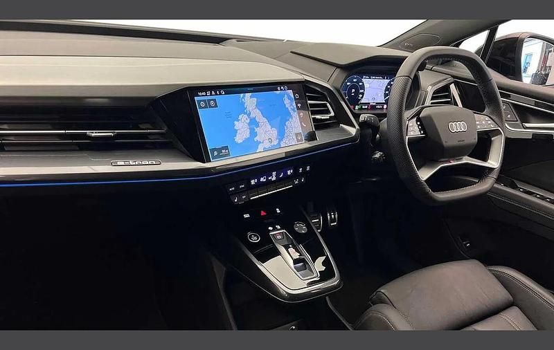 Used Audi Q4 e-tron Black Edition 206 kW (281 HP) 2025 Blue SUV