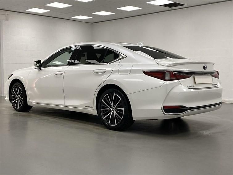 Used Lexus ES300H 2021 White Sedan