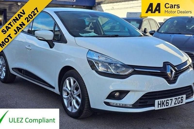Used Renault Clio IV Dynamique 75 HP (55 kW) 2018 White Hatchback