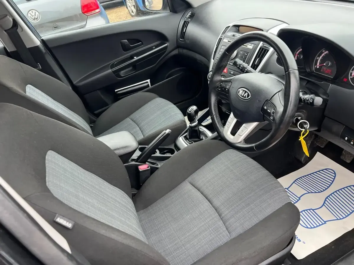Used Kia Ceed 113 HP (83 kW) 2012 Black Hatchback