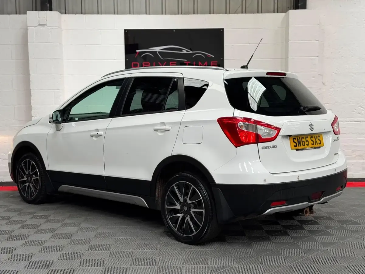 Used Suzuki SX4 SZ-T 2015 White Hatchback