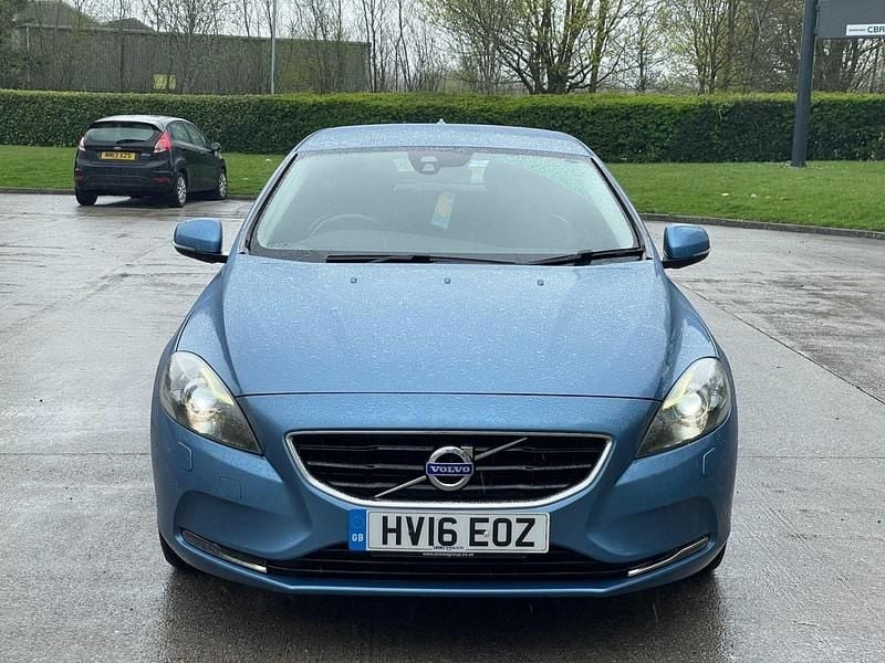 Used Volvo V40 SE Lux 2016 Blue Hatchback