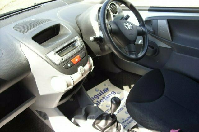 Used Toyota Aygo 67 HP (49 kW) 2005 Hatchback