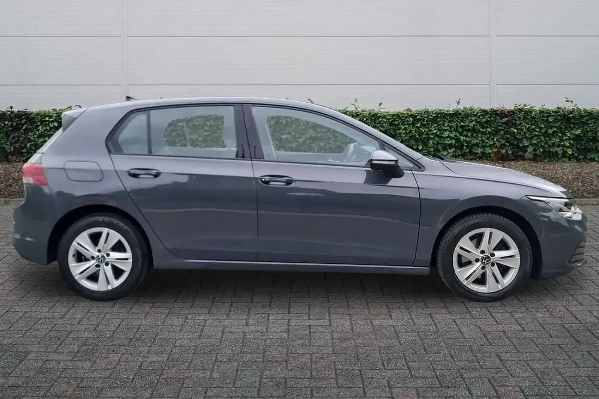 Used VW Golf VIII Life 150 HP (110 kW) 2023 Grey Hatchback