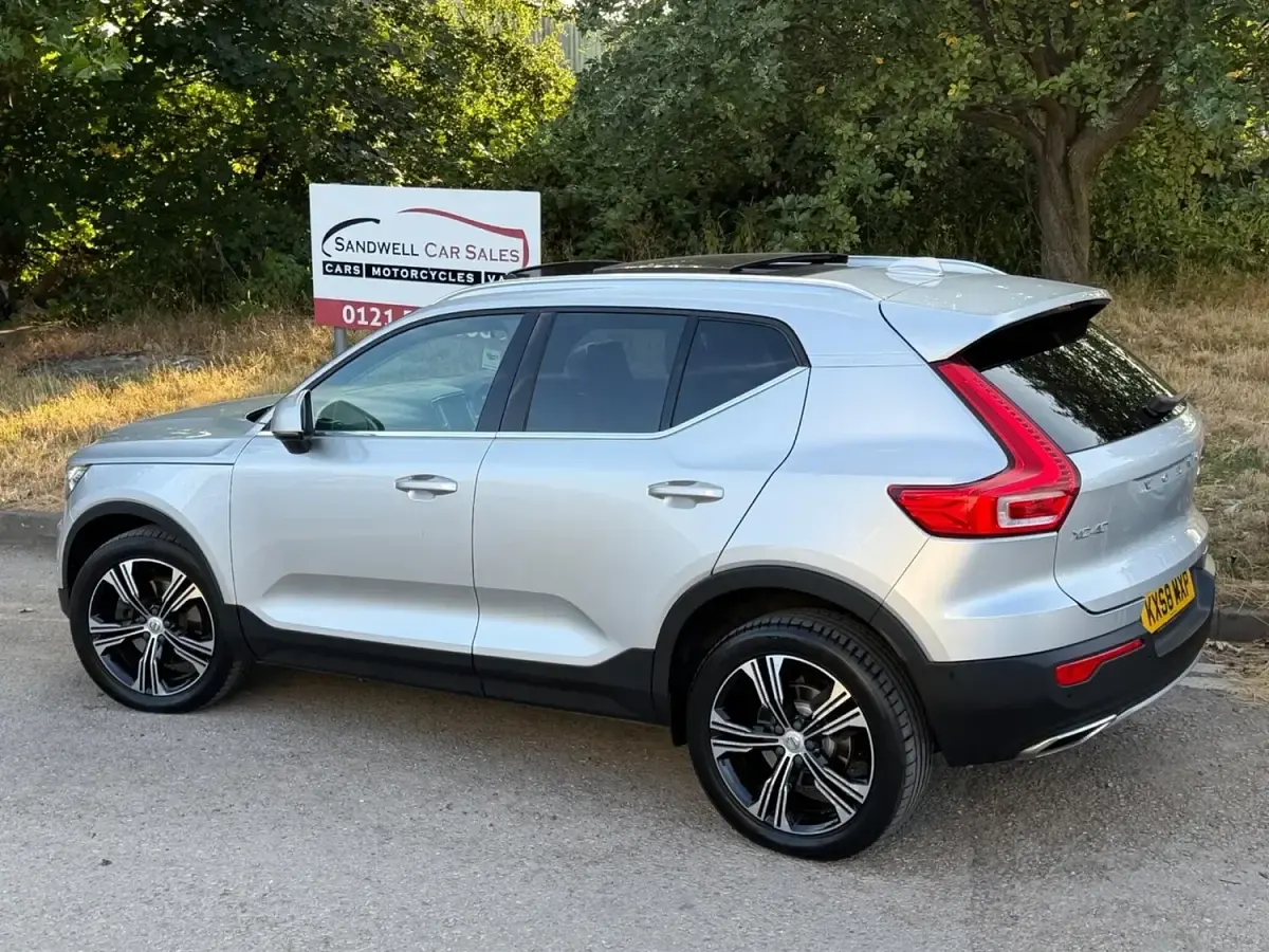 Used Volvo XC40 Inscription 2018 Silver SUV