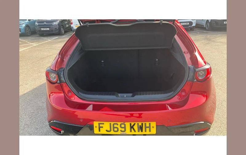 Used Mazda 3 Inclusive 120 HP (88 kW) 2019 Red Hatchback