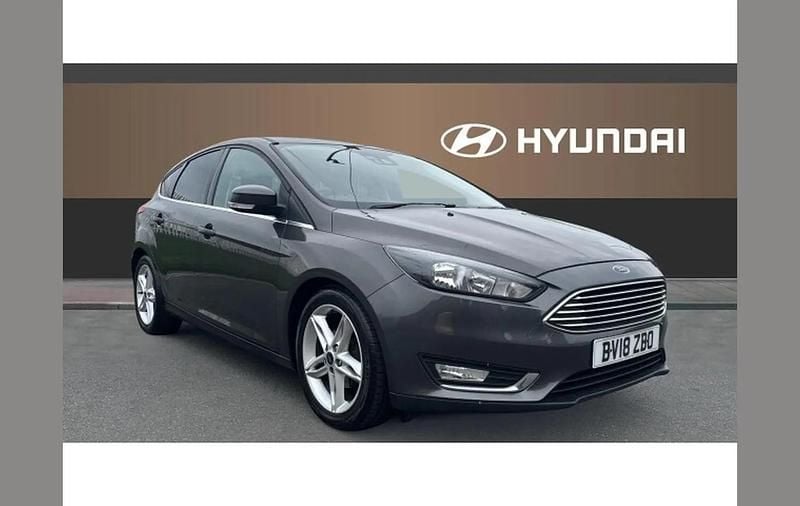 Used Ford Focus Titanium 125 HP (91 kW) 2018 Grey Hatchback