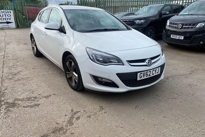 White Used 2012 Vauxhall Astra SRi Hatchback | £2,500 (Good price) - Image 1/1