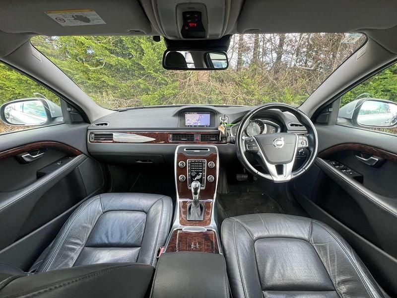 Used Volvo V70 SE 2015 Silver Estate