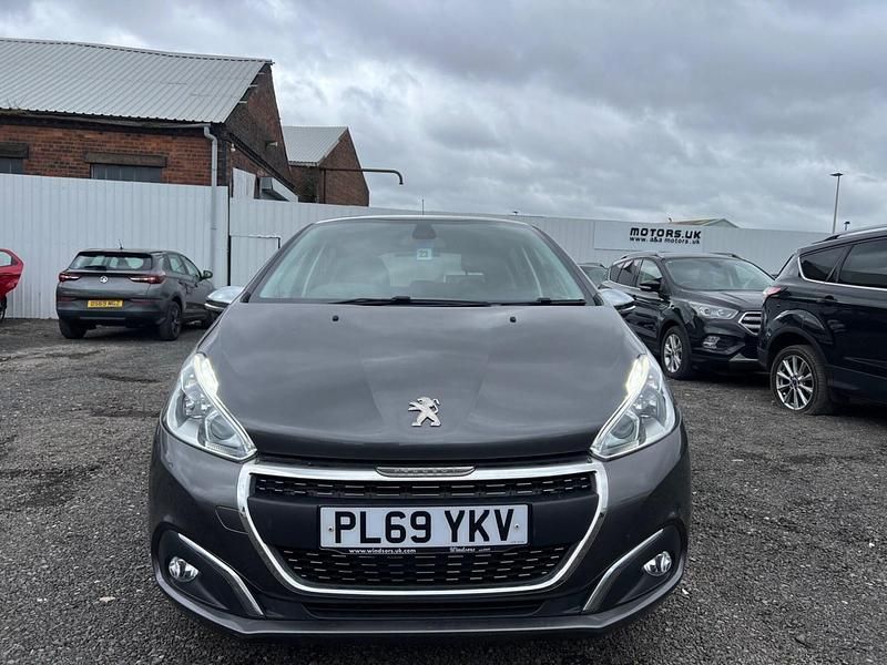Used Peugeot 208 Signature Sky 2019 Grey Hatchback